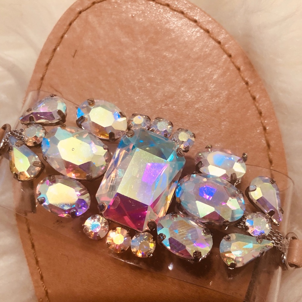 Steve Madden gorgeous flat sandal size 5.5